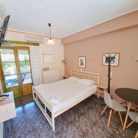 Alexaria Holidays Apartments Frínion Exterior foto